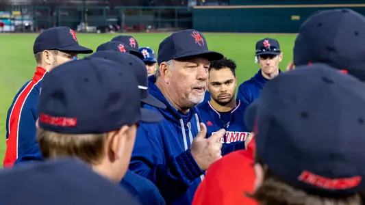 Tracy Woodson talking to baseball team
