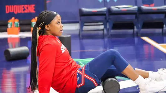 Laren VanArsdale stretching before a game