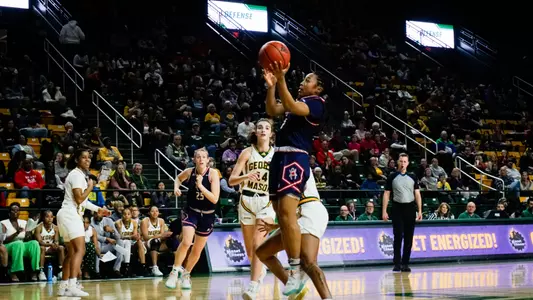 Townsend shooting a layup at George MAson