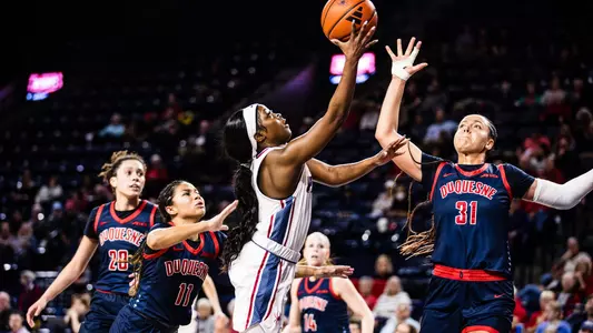 Laren VanArsdale going for a layup against Duquesne
