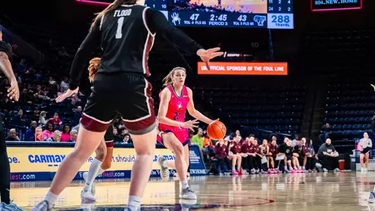Rachel Ullstrom looking for an open player durin the Play4Kay game