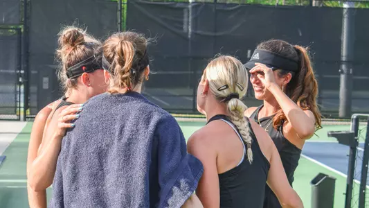 Photo of women’s tennis seniors