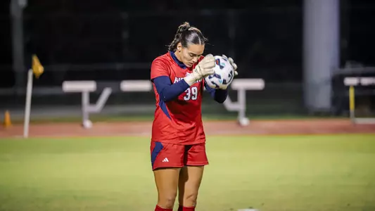 Rrapi holding the ball vs VCU