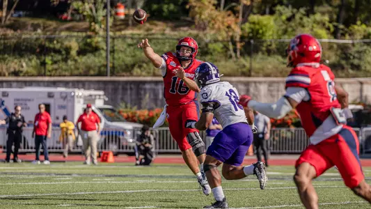 Kyle Wickersham makes a pass during Richmond's game against Holy Cross on Oct. 18, 2025