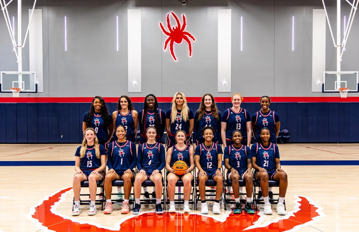 2025-26 Women's Basketball Team Photo