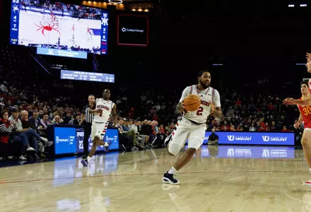 Jaden Daughtry drives to the basket