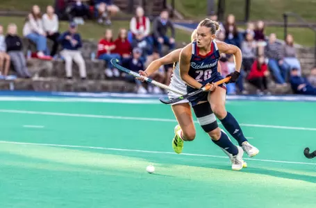 Clara Larripa gets past a defender inside the circle, ready to shoot