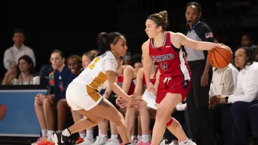 Ally Sweeney looking for a pass