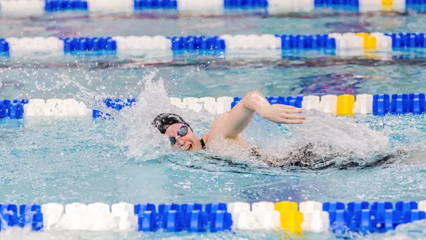 Carys Edgar swimming the mile