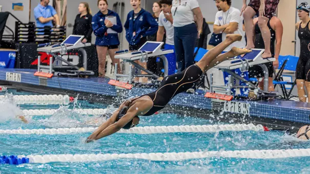Melissa Nwakalor diving into pool