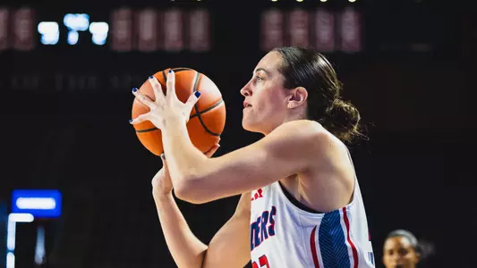 Rachel Ullstrom shooting a three pointer