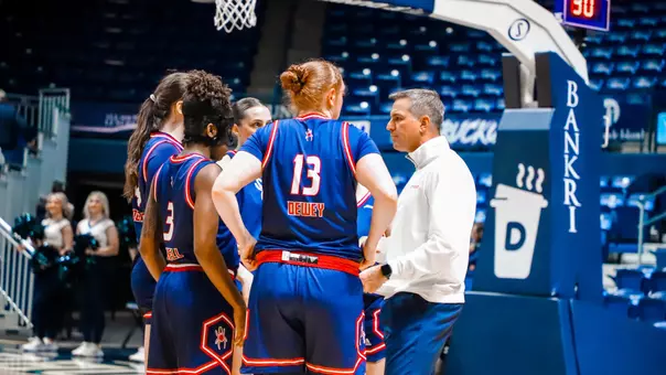 Spiders in a huddle during a TO
