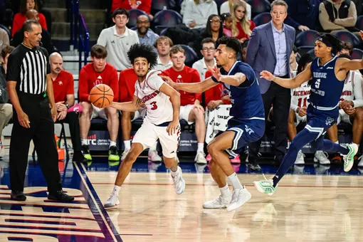 Aiden Argabright fires an outlet pass from the baseline