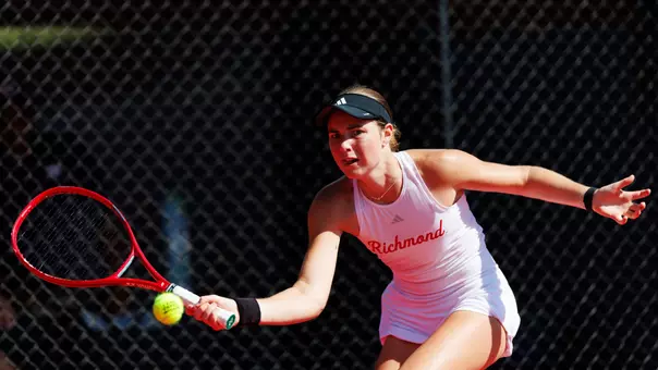 Victoria Mann returns a shot at ITA Fall Regionals