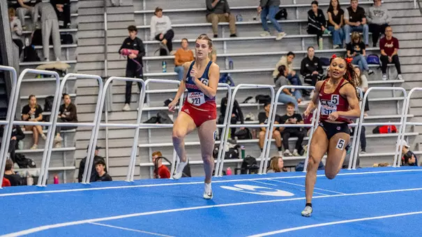 Morgan Elliot running 200 meter