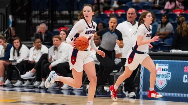 Doogan dribbling the ball down the court vs La Salle