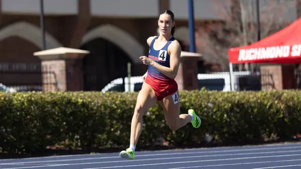 Caroline Donohoe running 800 meter