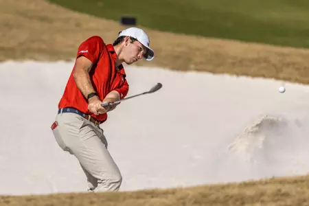 Lucas Rizo-Patron chips out of a bunker