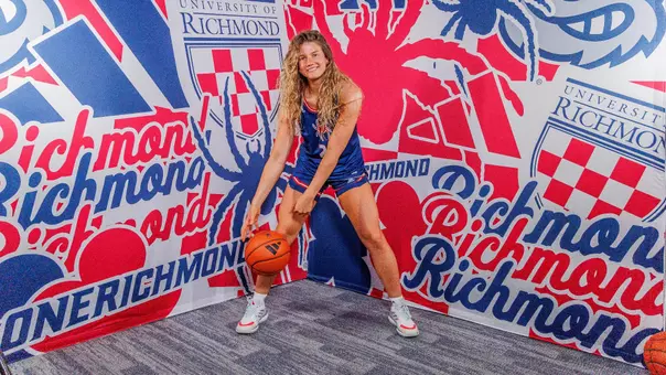 Alexandra Vandiver dribbling the ball