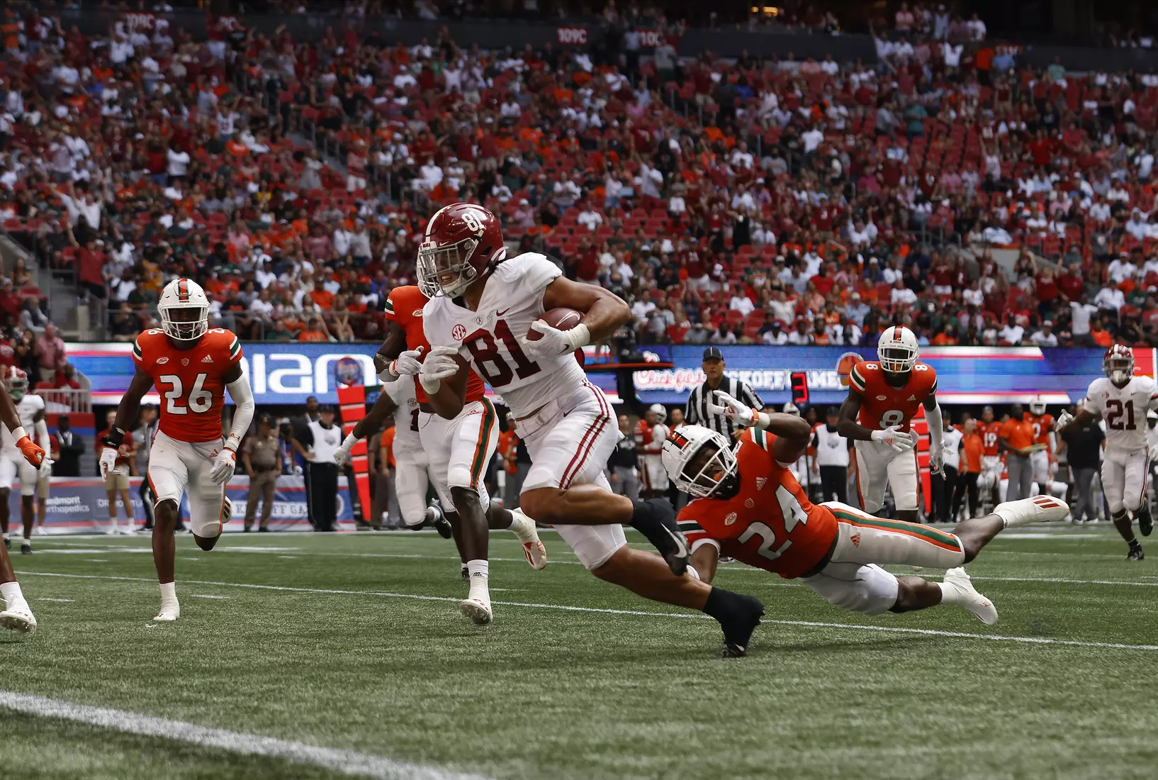 9/4/21 MFB Alabama vs Miami
Alabama tight end Cameron Latu (81)
Photo by Crimson Tide Photos