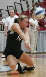 Amy Pauly recorded 16 digs for Alabama Friday night.