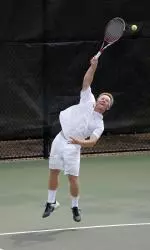 Andrew Felsenthal split sets today at the Wilson/ITA Southeast Regionals.