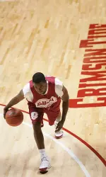 The scrimmage was played under standard game conditions with two 20 minute halves, referees and media timeouts.