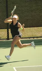 Alice Tunaru earned a three-set victory in singles for the Tide at Auburn.