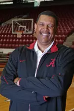 Women's basketball looks to make new strides under head coach Wendell Hudson.