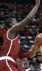 JaMychal Green was effective on both ends of the court Saturday.