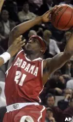 Senario Hillman had 13 points, his fourth straight game with double-digit scoring.