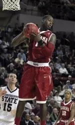 JaMychal Green corraling one of his 11 boards against the Bulldogs.