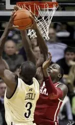 JaMychal Green records one of his two blocks at Vanderbilt.