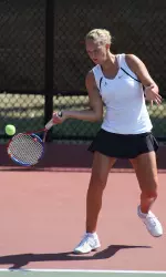 Antonia Foehse pulled out a 7-5 win in the third set of her singles match to help Alabama collect a sweep over Tulane.