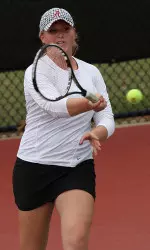 Alex Clay picked up a win on court four to give Alabama a 1-0 lead over Tennessee.
