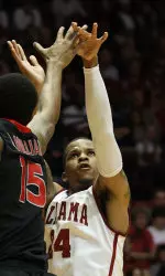 Senior Charvez Davis scored 15 of his 17 points from behind the three-point arc.