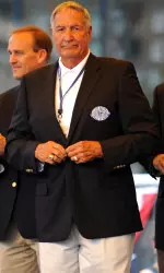 Legendary Alabama coach Gene Stallings was enshrined in the College Football Hall of Fame Saturday night.
