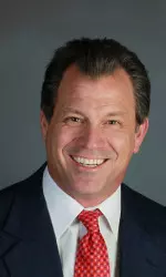 Lance Thompson joins Coach Nick Saban's staff to coach outside linebackers.