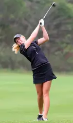 Stephanie Meadow led the Crimson Tide to the lead in the first round of the Darius Rucker Intercollegiate.