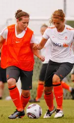 Merel van Dongen and Pia Rijsdijk clash during Dutch national team practice.