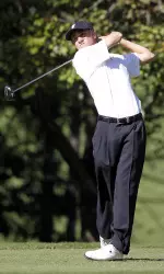 Justin Thomas shot 1-under 70 to come from behind for medalist honors as the Tide advanced to the NCAA Championships.