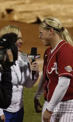 Amanda Locke hit the game-winning home run on Friday night.
