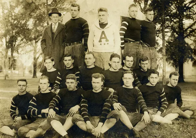 1915 Football Archives