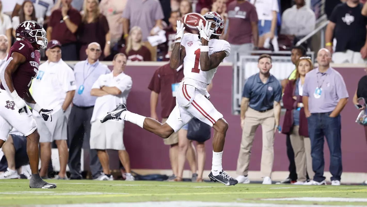 Alabama wide receiver Jameson Williams (1) catching the ball