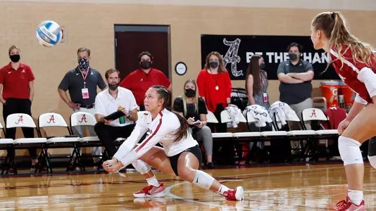 A dig by Gholson against Troy