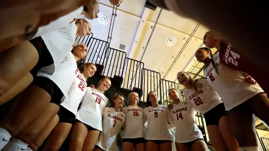 Alabama Volleyball pregame huddle