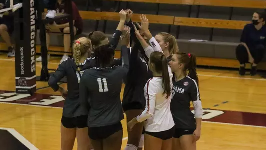 Alabama volleyball team huddle