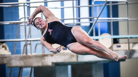 Alabama vs BSC Alabama diver Halia Bower