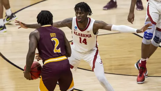 Keon Ellis playing defense NCAA Tournament Iona