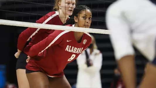 Alabama Volleyball Player Laila Smith